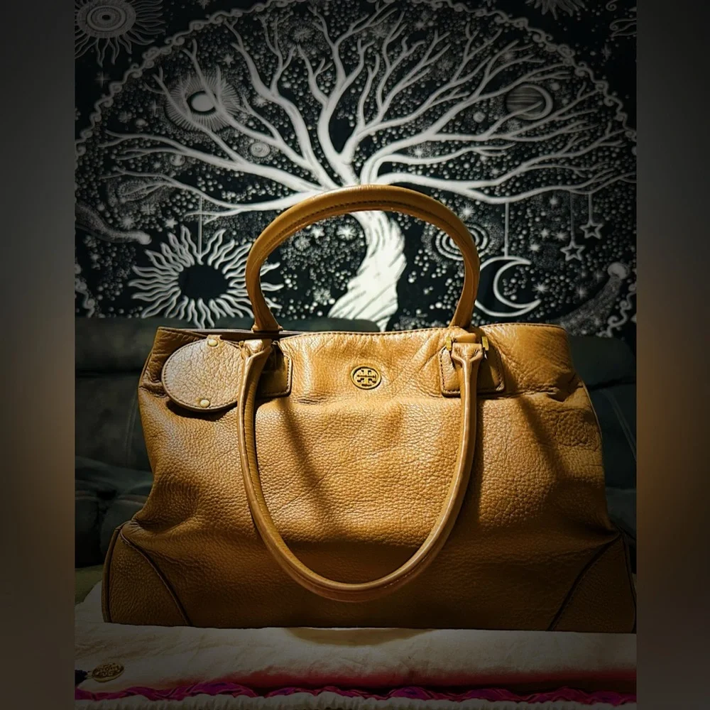 Vintage Y2K Tory Burch Tan soft Leather Tote handbag shoulder bag with scarf - Picture 16 of 17